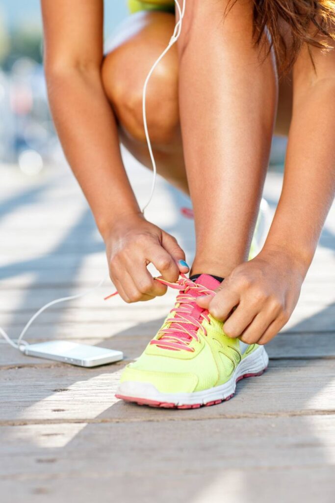 Tying up your shoe laces